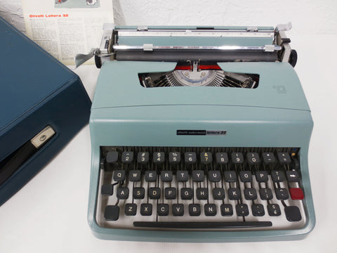 Vintage 1976 Portable Olivetti Lettera 32 Underwood Typewriter Teal Green with Instructions, Original Vinyl Case, Paper Holder, Margins Set